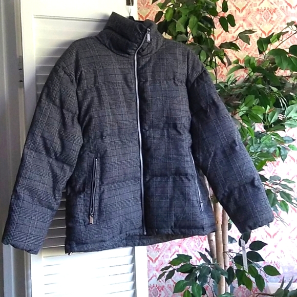 New BCBGeneration plaid puffer coat - Picture 2 of 7